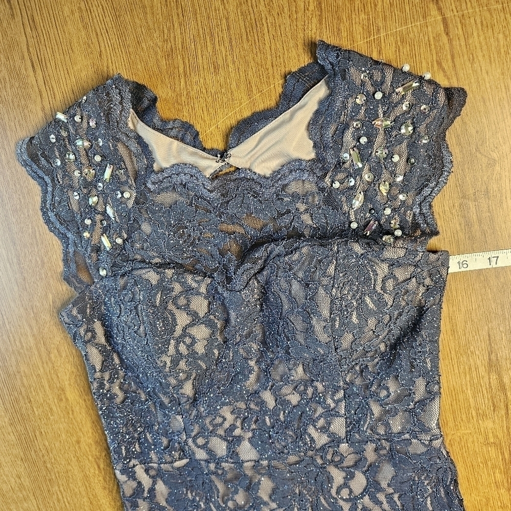 City Triangles gray formal dress sequins, rhinestones, glitter, slit, zipper - Picture 4 of 12